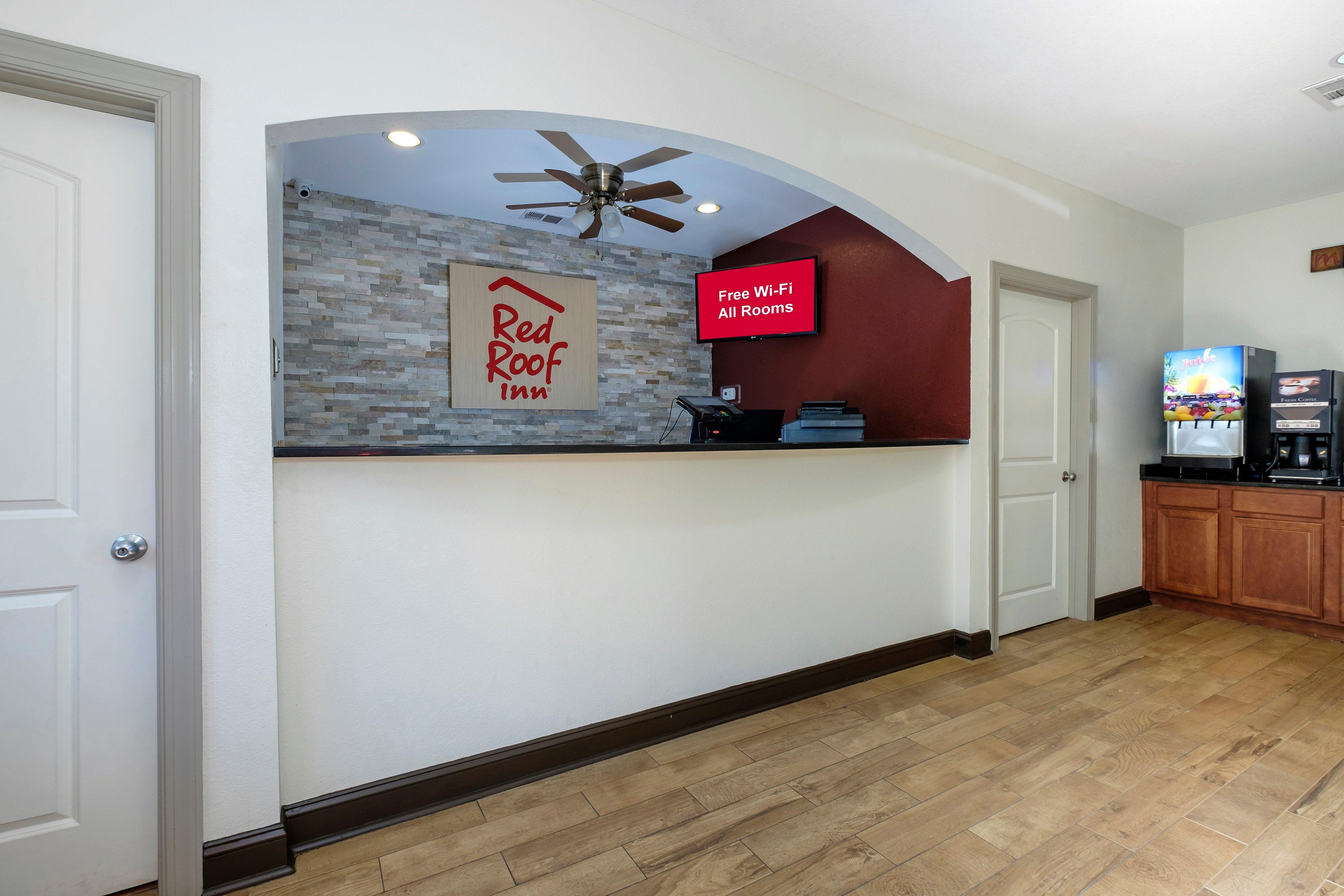 Red Roof Inn Columbus, Ms Extérieur photo