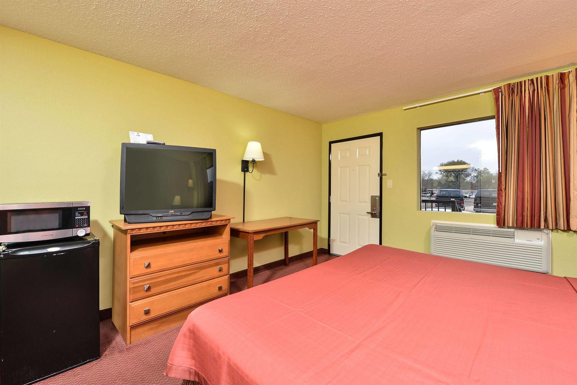 Red Roof Inn Columbus, Ms Extérieur photo