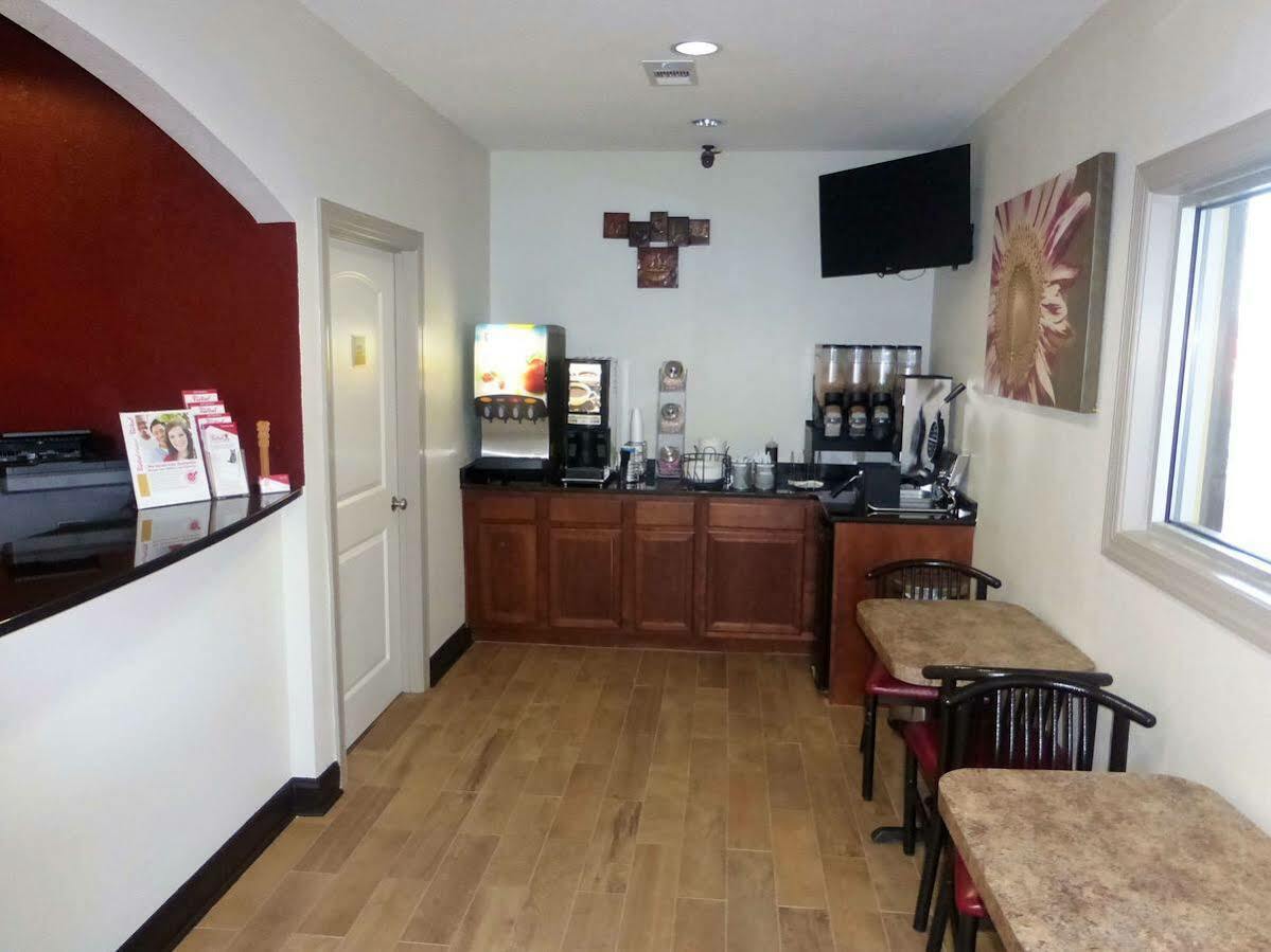 Red Roof Inn Columbus, Ms Extérieur photo